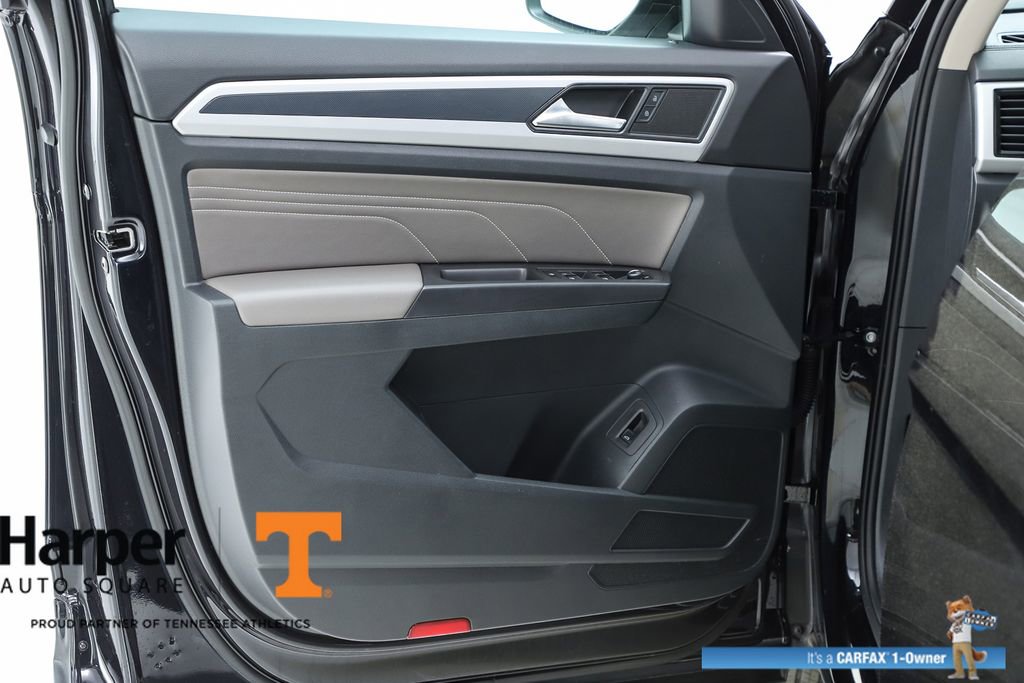Used 2023 Volkswagen Atlas SEL R-Line AWD/4WD image 18