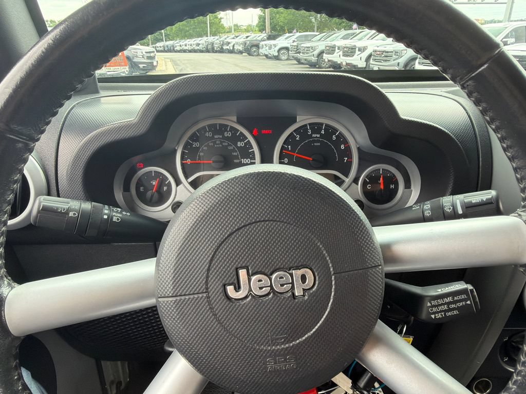 Used 2009 Jeep Wrangler Unlimited Sahara w/ Trailer Tow Group AWD/4WD image 19