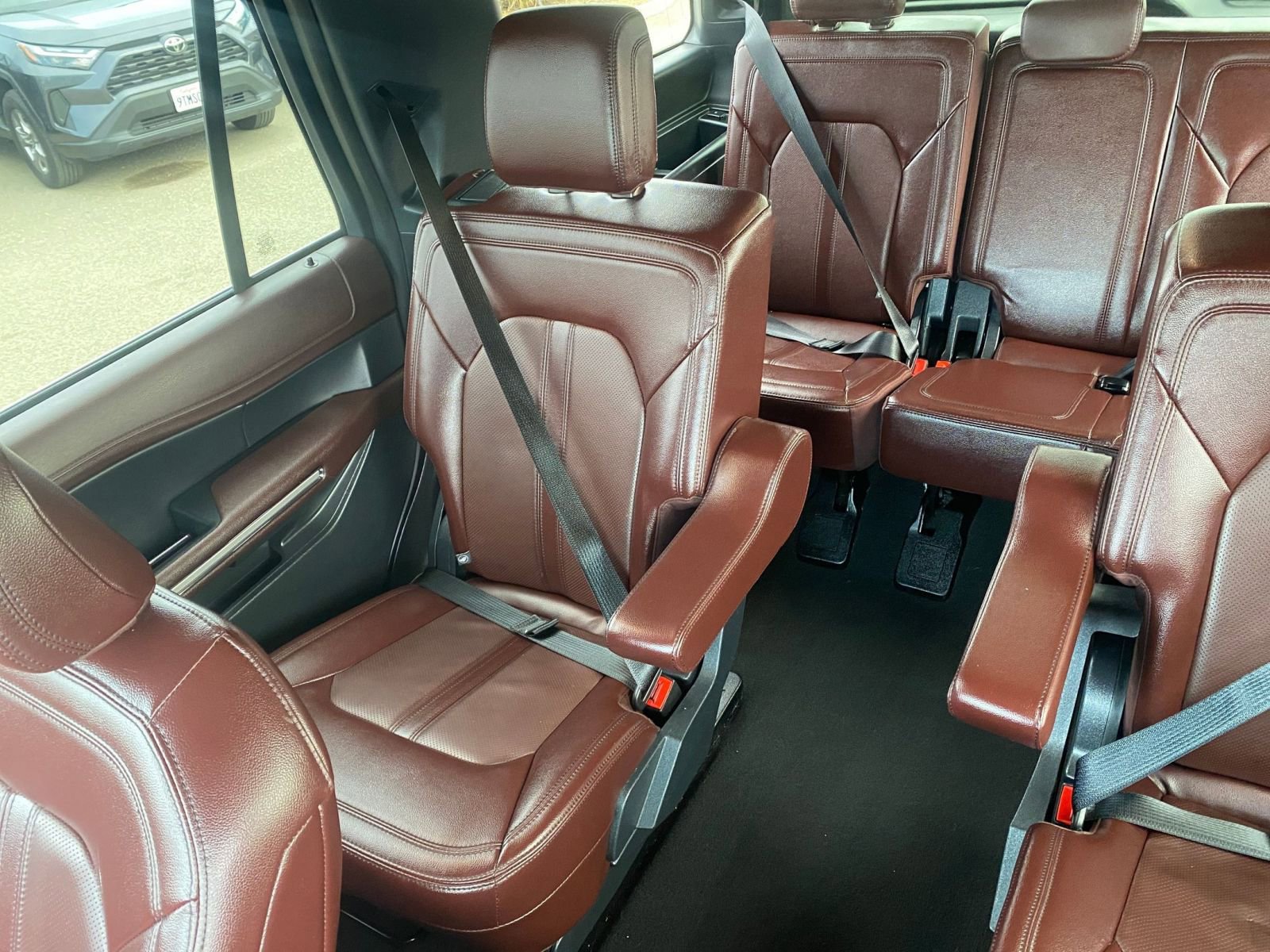 Used 2024 Ford Expedition Limited image 44