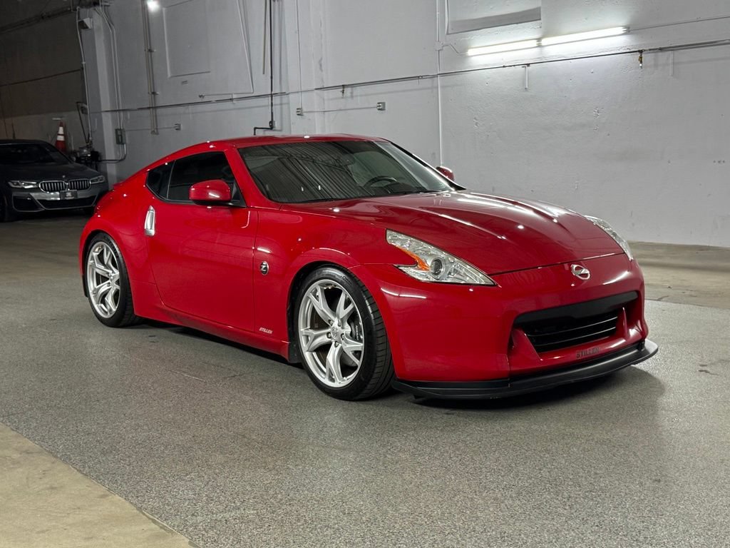 Used 2011 Nissan 370Z Touring w/ Sport Pkg RWD image 3