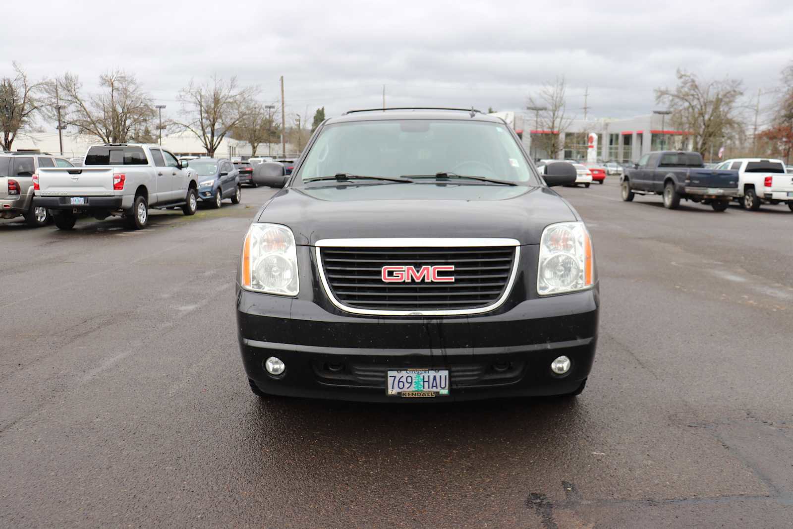 Used 2013 GMC Yukon XL SLT image 2