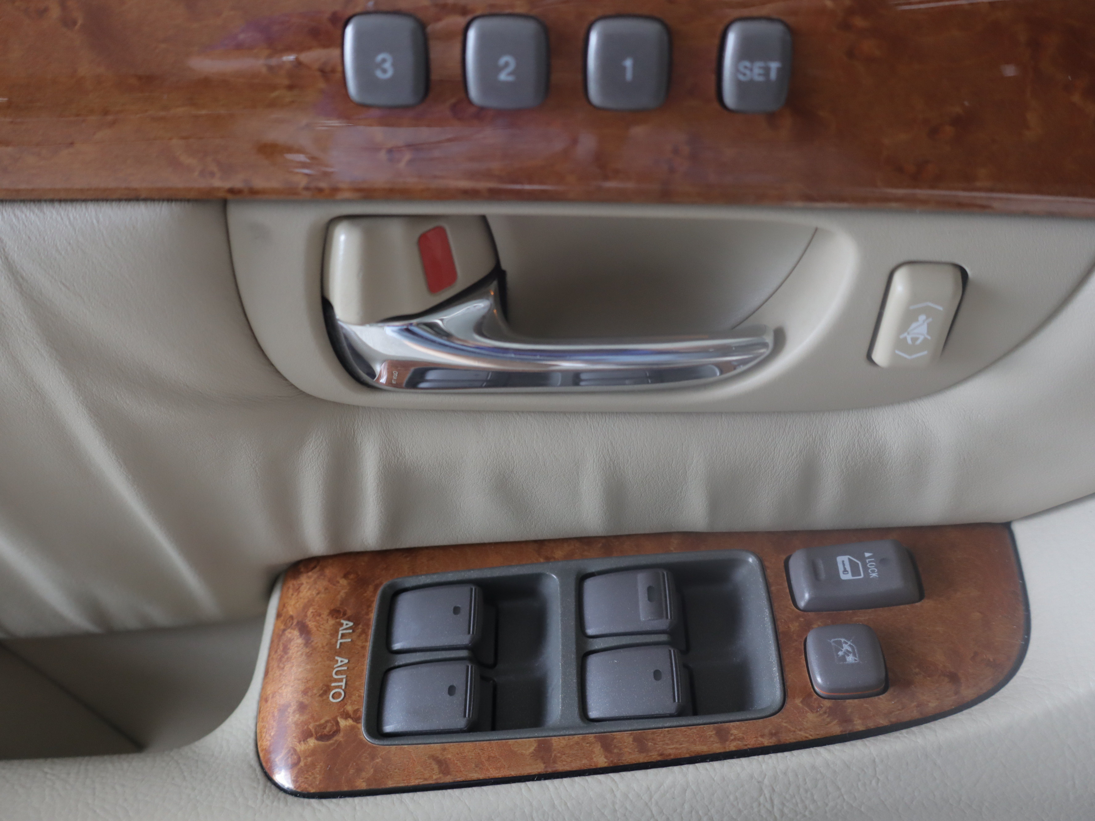 Used 2005 Lexus LS 430 RWD image 13