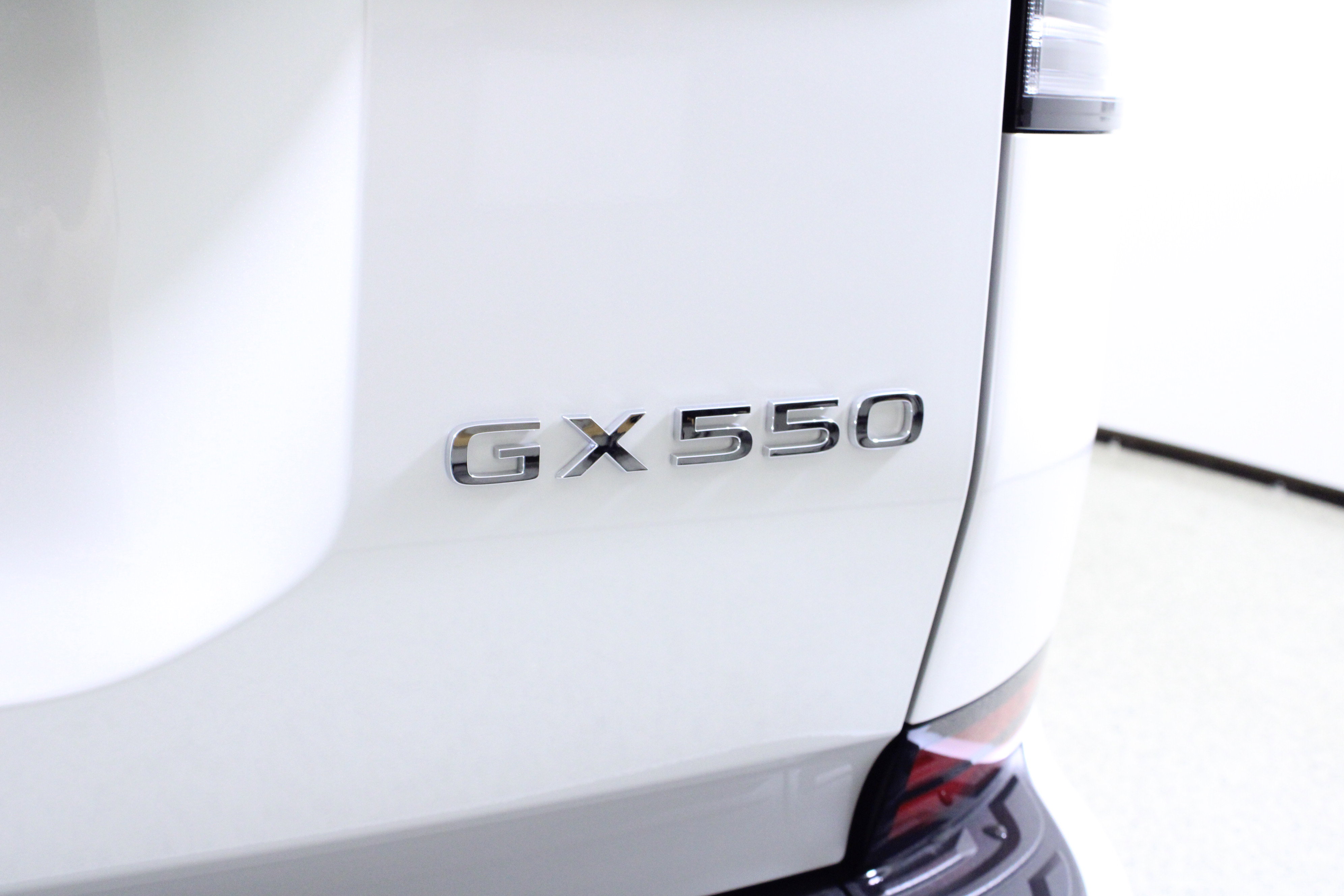 Used 2024 Lexus GX 550 w/ Accessory Package (Z1) AWD/4WD image 9