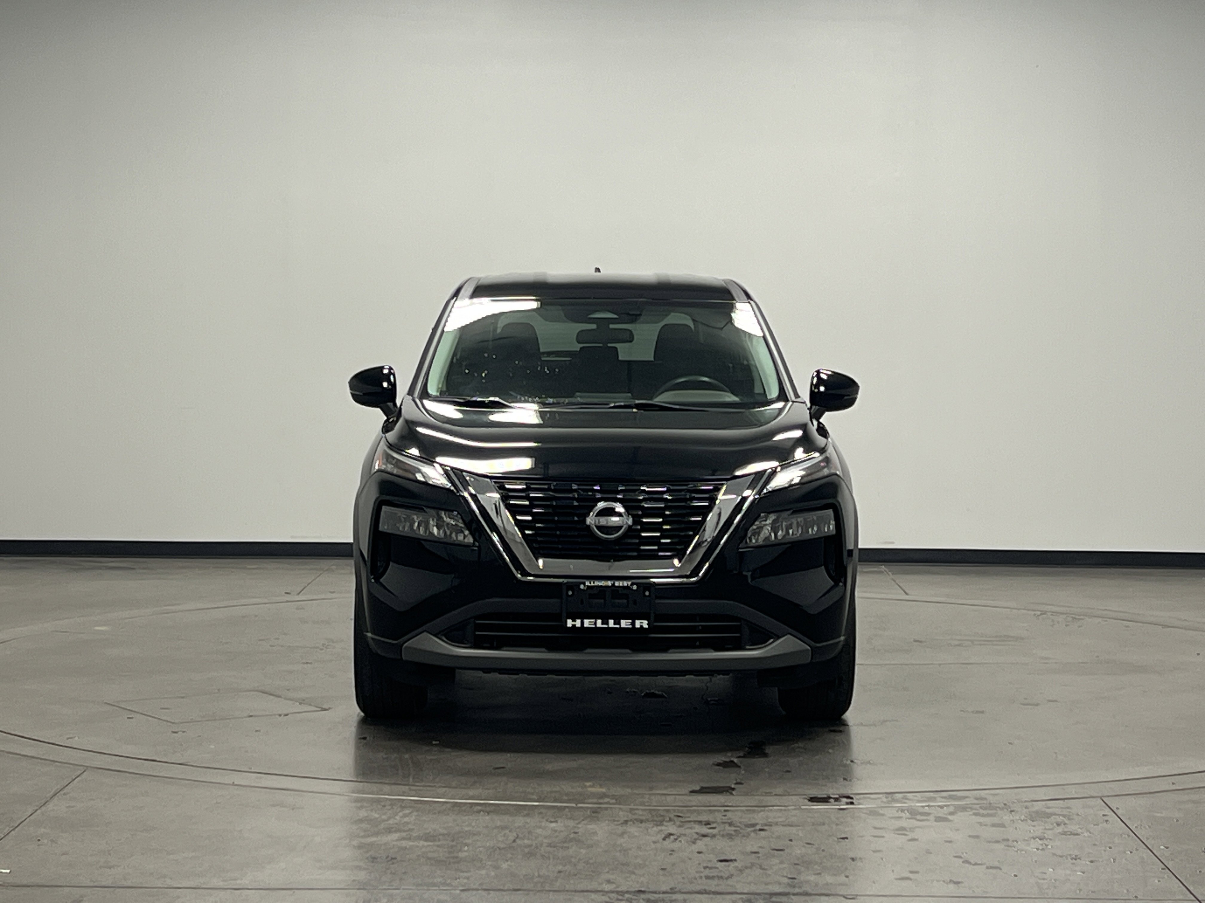 Used 2023 Nissan Rogue S image 3
