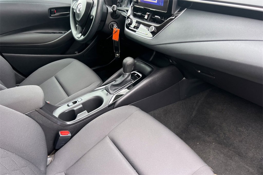 Certified 2025 Toyota Corolla LE image 17