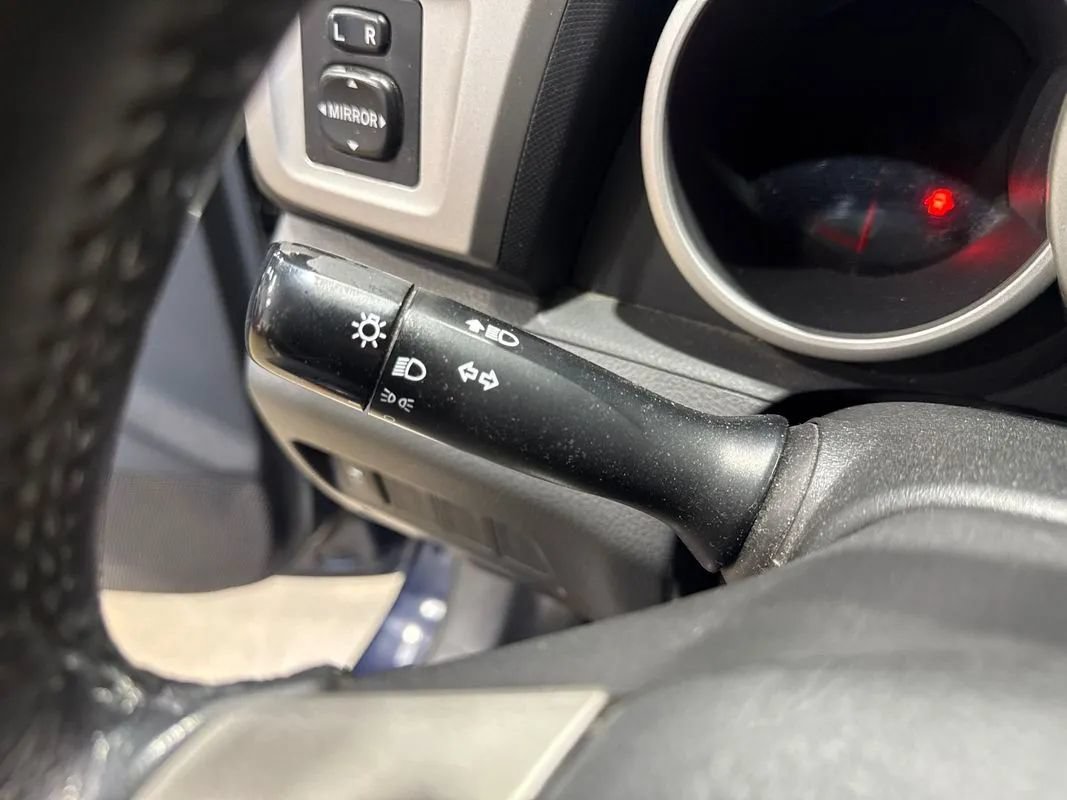 Used 2010 Pontiac Vibe AWD w/ Sun And Sound Package image 77