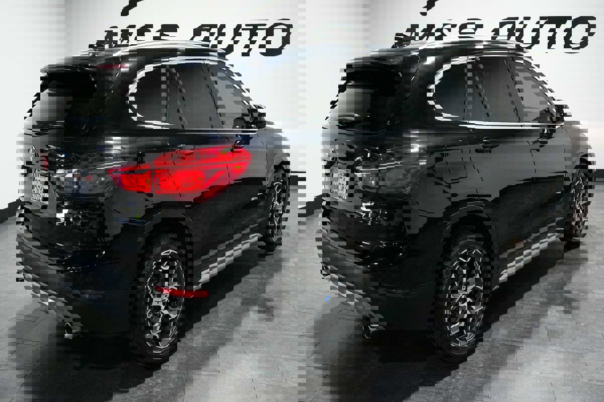 Used 2018 BMW X1 sDrive28i image 5