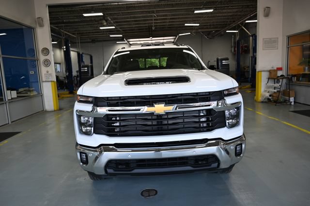 New 2026 Chevrolet Silverado 3500 LT w/ All Star Edition AWD/4WD image 2