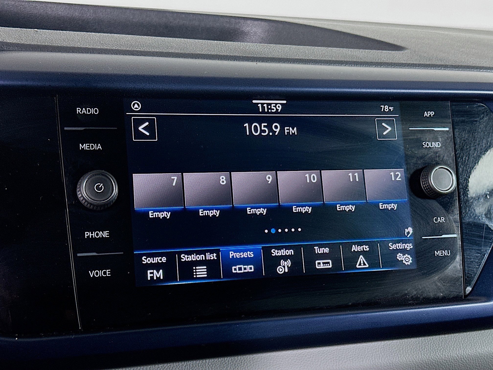 Used 2023 Volkswagen Taos SE image 19