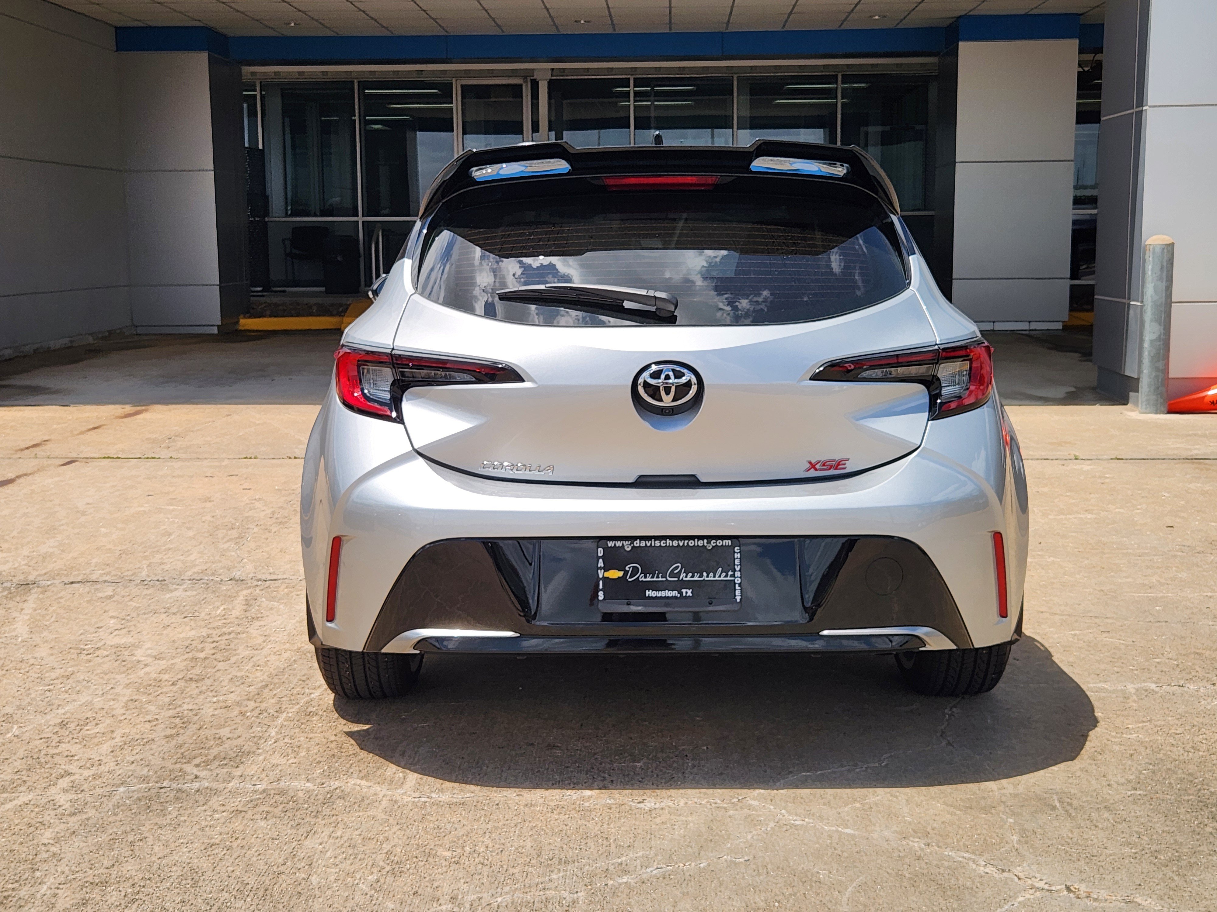 Used 2025 Toyota Corolla XSE FWD image 7