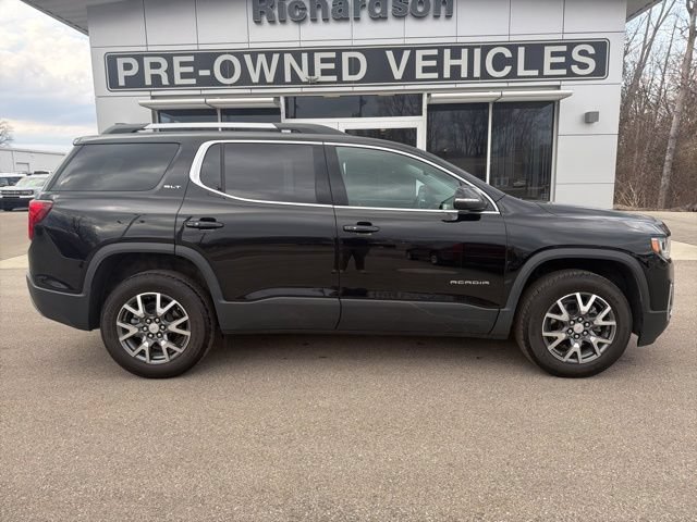 Used 2023 GMC Acadia SLT w/ Preferred Package FWD image 2