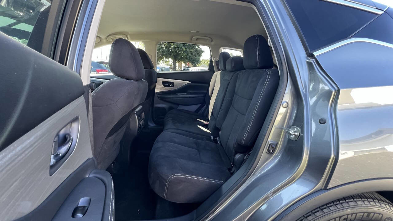 Used 2017 Nissan Murano S w/ Navigation Package image 14