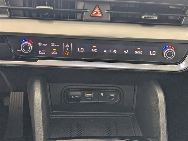 Used 2025 Kia Sportage EX w/ Premium Package image 22