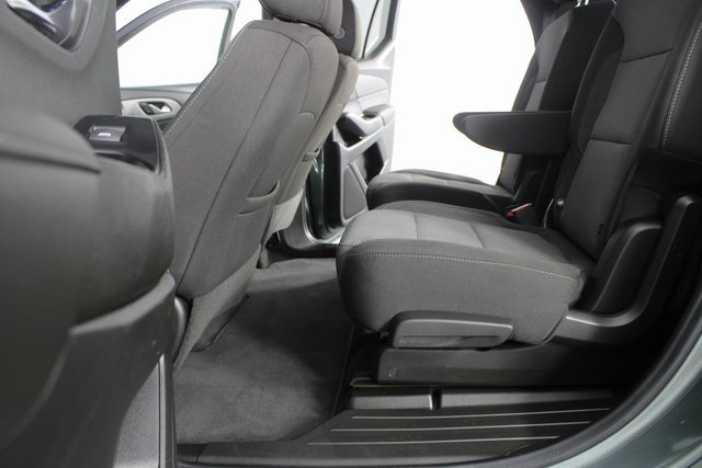 Used 2023 Chevrolet Traverse LT w/ Rear Camera Mirror Package image 18