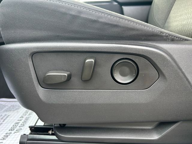 Used 2024 Chevrolet Silverado 2500 LT AWD/4WD image 19