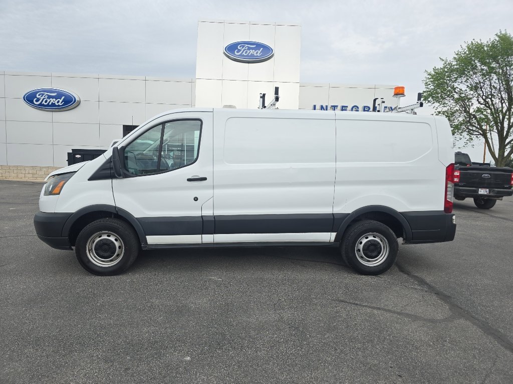 Used 2016 Ford Transit 250 130 Low Roof RWD image 2