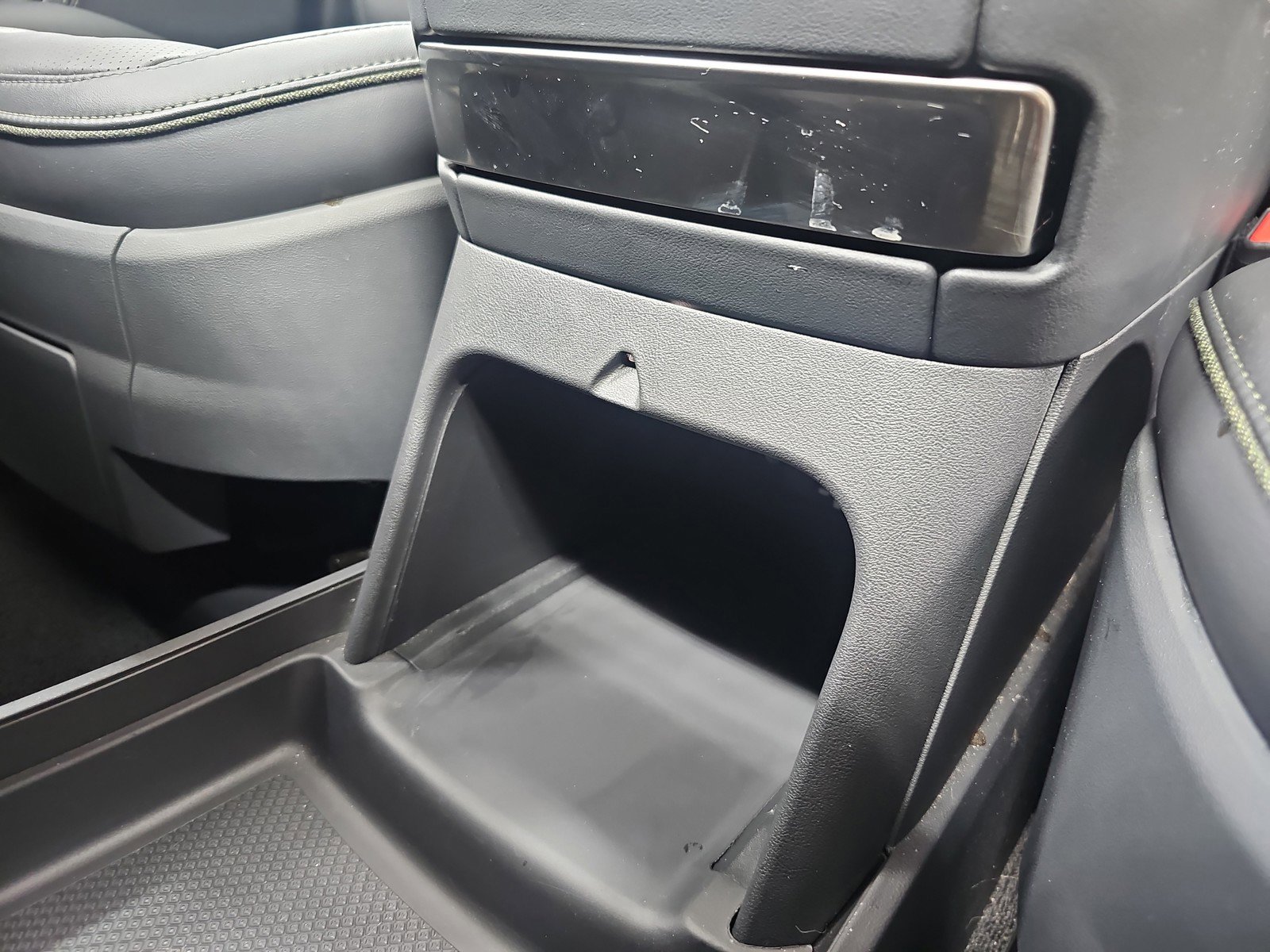 Used 2023 Rivian R1T Adventure image 31