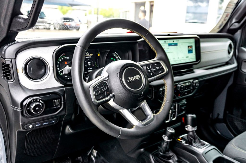 Used 2024 Jeep Wrangler Unlimited Sahara image 15