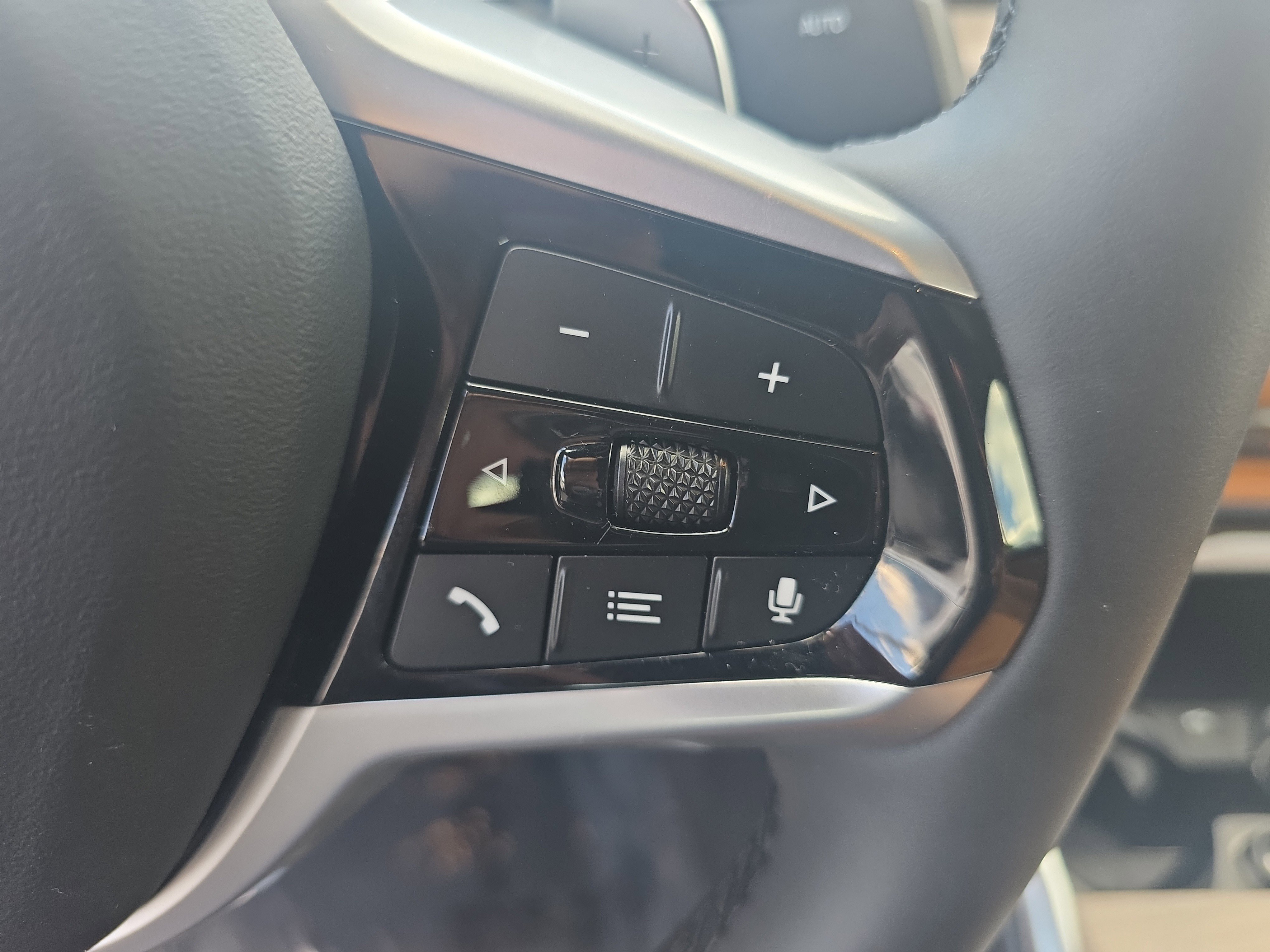 Used 2025 BMW 430i Coupe w/ Convenience Package image 24