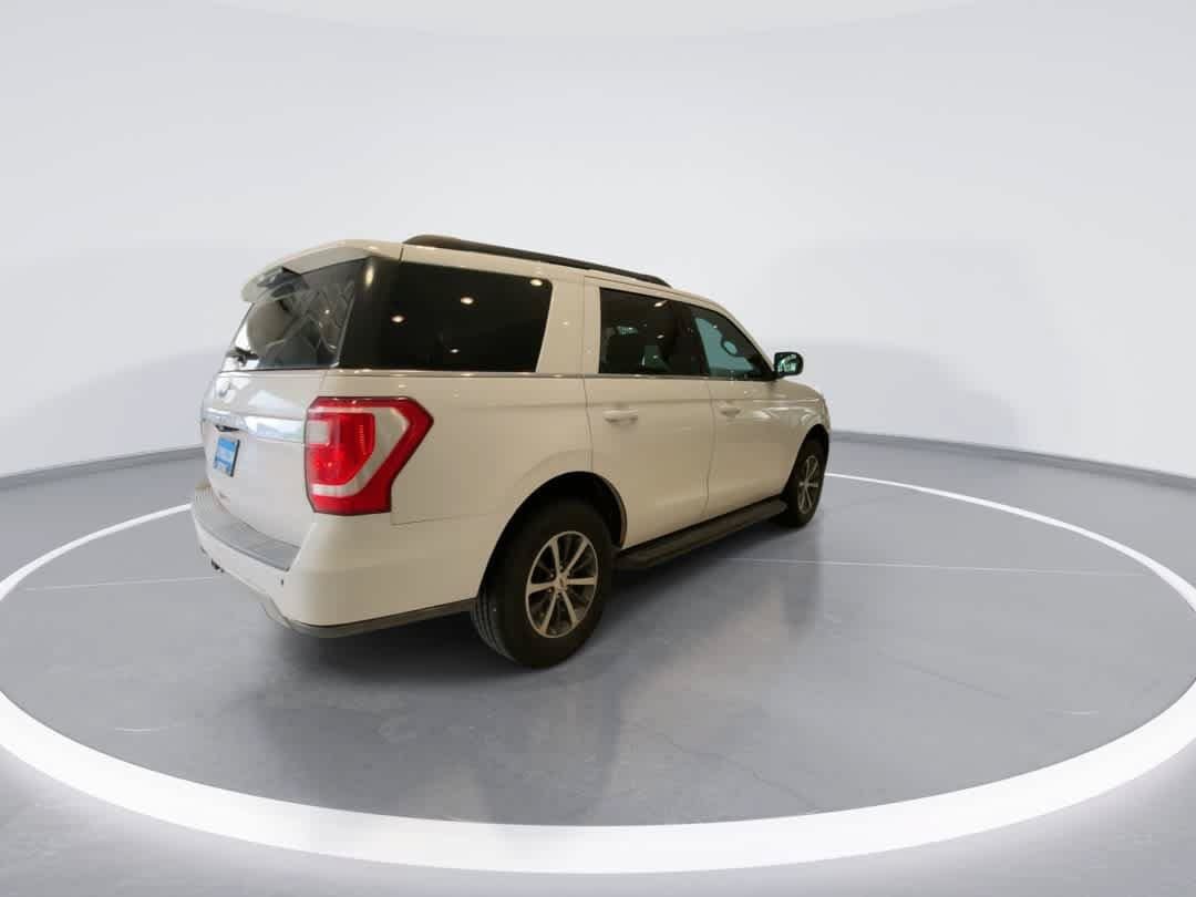 Used 2019 Ford Expedition XLT w/ Equipment Group 201A AWD/4WD image 8
