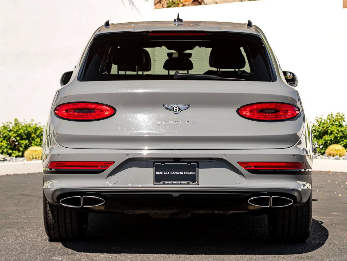 Certified 2022 Bentley Bentayga AWD/4WD image 13