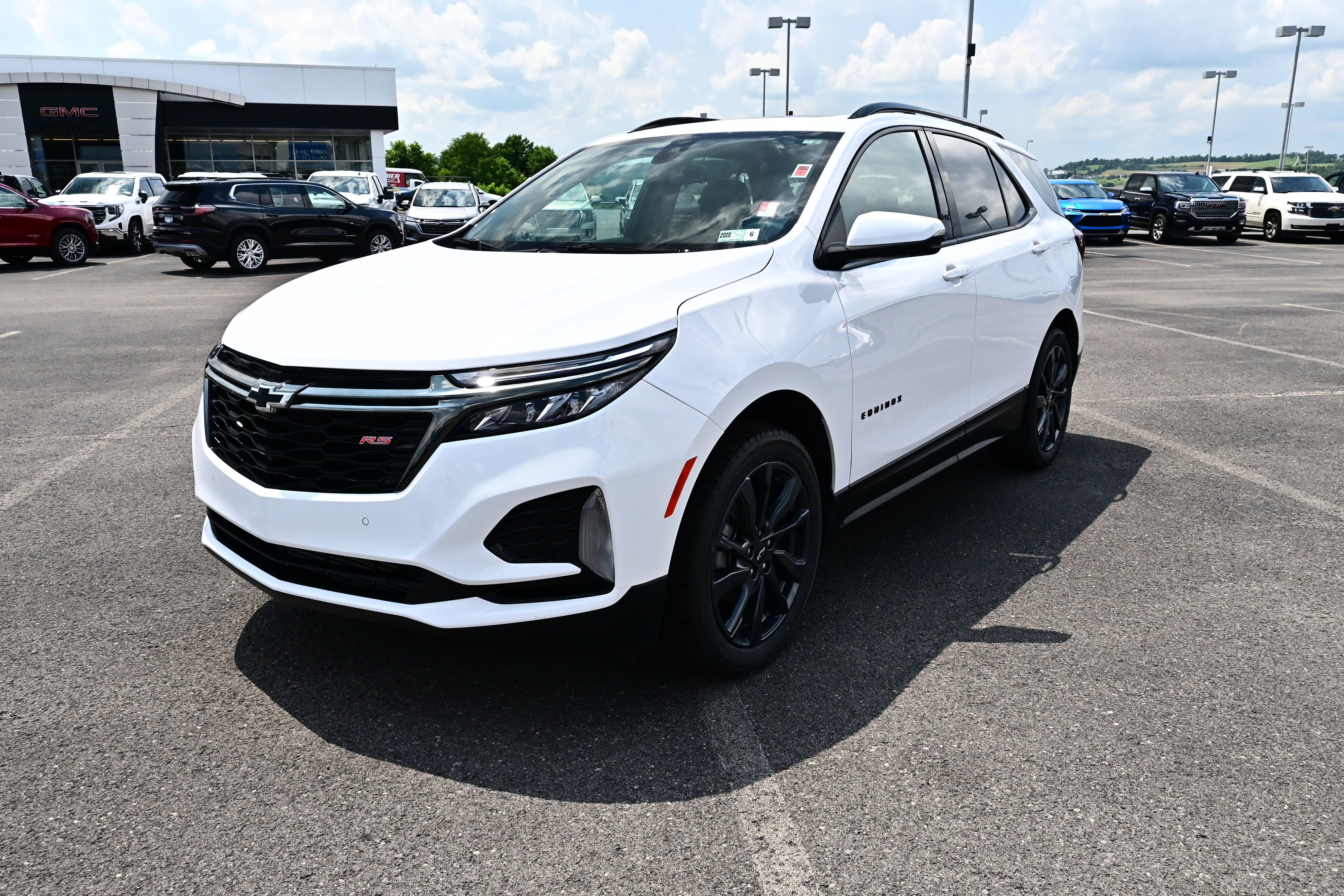 Used 2023 Chevrolet Equinox RS w/ RS Leather Package AWD/4WD image 4