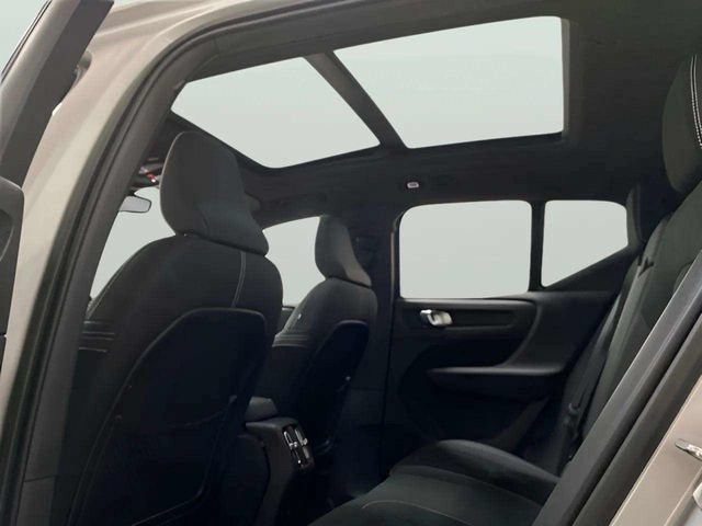 Used 2023 Volvo XC40 Recharge Ultimate AWD/4WD image 27