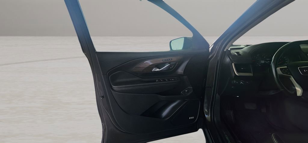 Used 2019 GMC Terrain Denali w/ Advanced Safety Package image 12