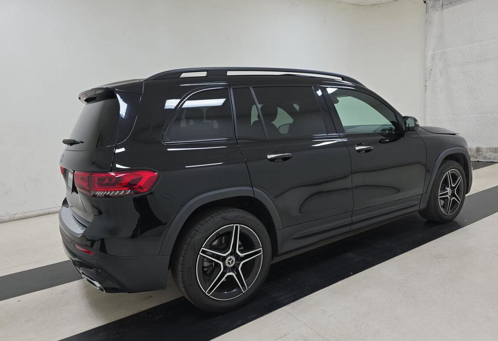 Used 2023 Mercedes-Benz GLB 250 image 2