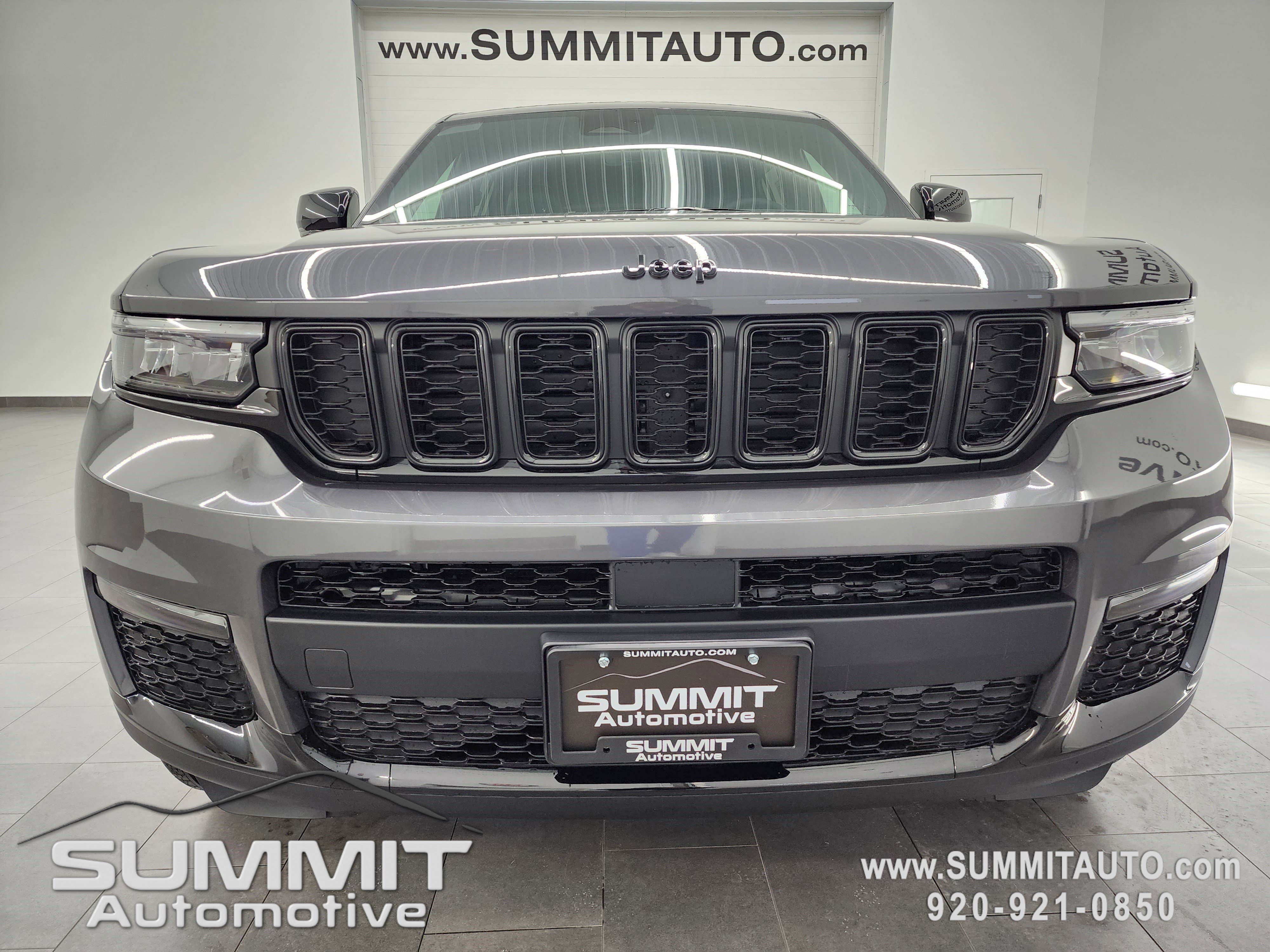 New 2025 Jeep Grand Cherokee L Limited w/ Black Appearance Package image 24