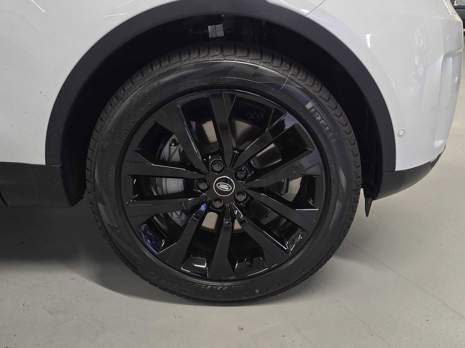 New 2026 Land Rover Discovery S AWD/4WD image 9