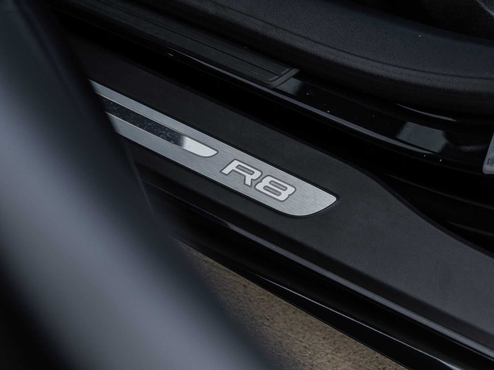 Used 2011 Audi R8 V10 AWD/4WD image 22