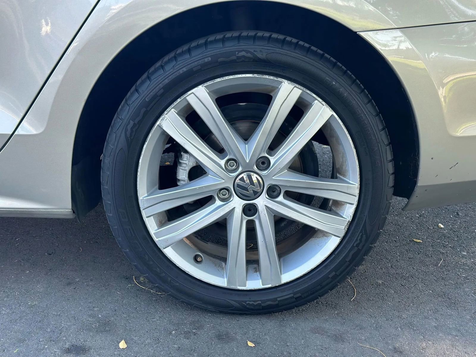 Used 2015 Volkswagen Jetta SEL FWD image 20