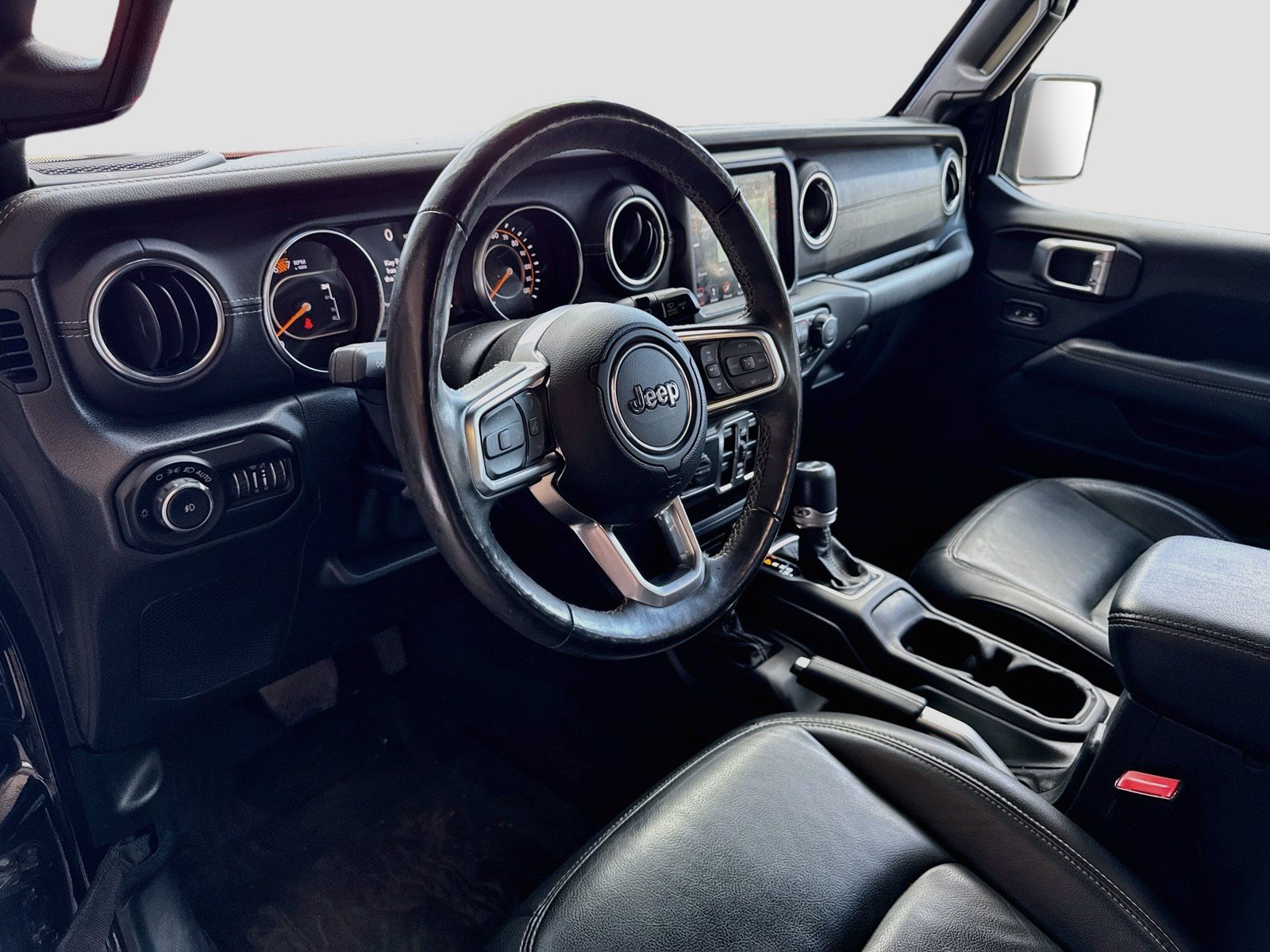 Used 2019 Jeep Wrangler Unlimited Sahara AWD/4WD image 7