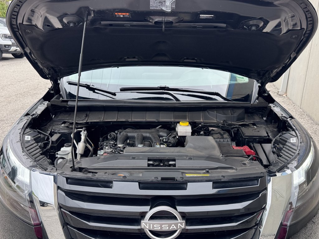 Used 2025 Nissan Pathfinder SL FWD image 32