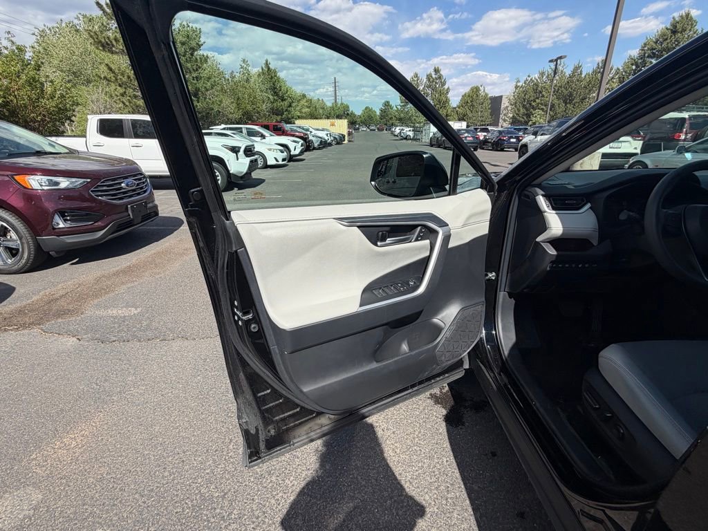 Used 2024 Toyota RAV4 Limited w/ Advanced Technology Package AWD/4WD image 23
