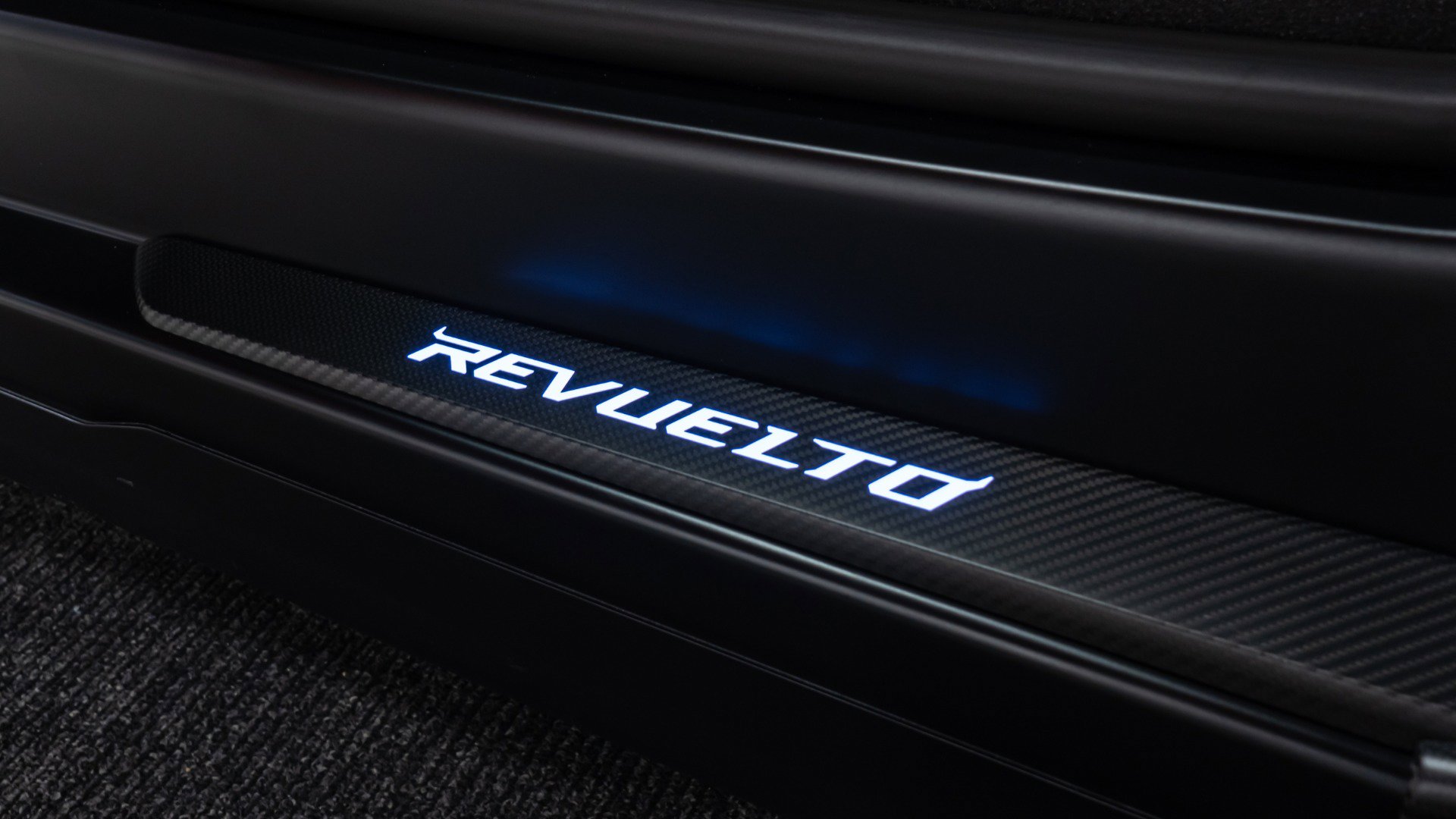 Used 2025 Lamborghini Revuelto image 48