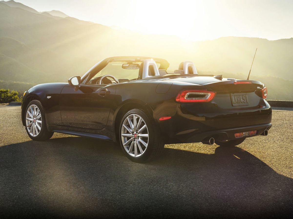 Used 2018 FIAT 124 Spider Lusso w/ Convenience Group RWD image 1