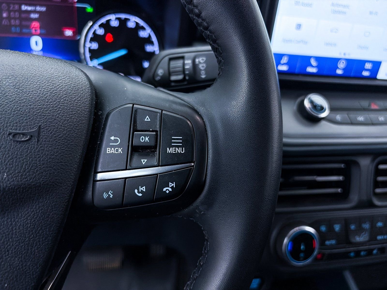 Used 2023 Ford Maverick Lariat w/ Lariat Luxury Package image 32