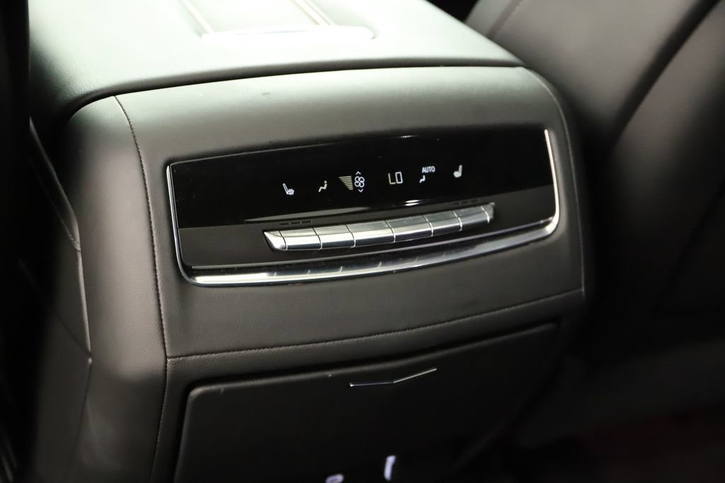 Used 2023 Cadillac Escalade ESV Premium Luxury AWD/4WD image 23