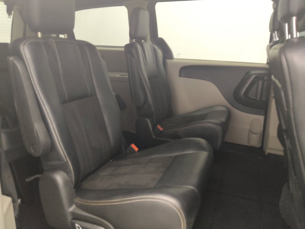 Used 2019 Dodge Grand Caravan SXT FWD image 19