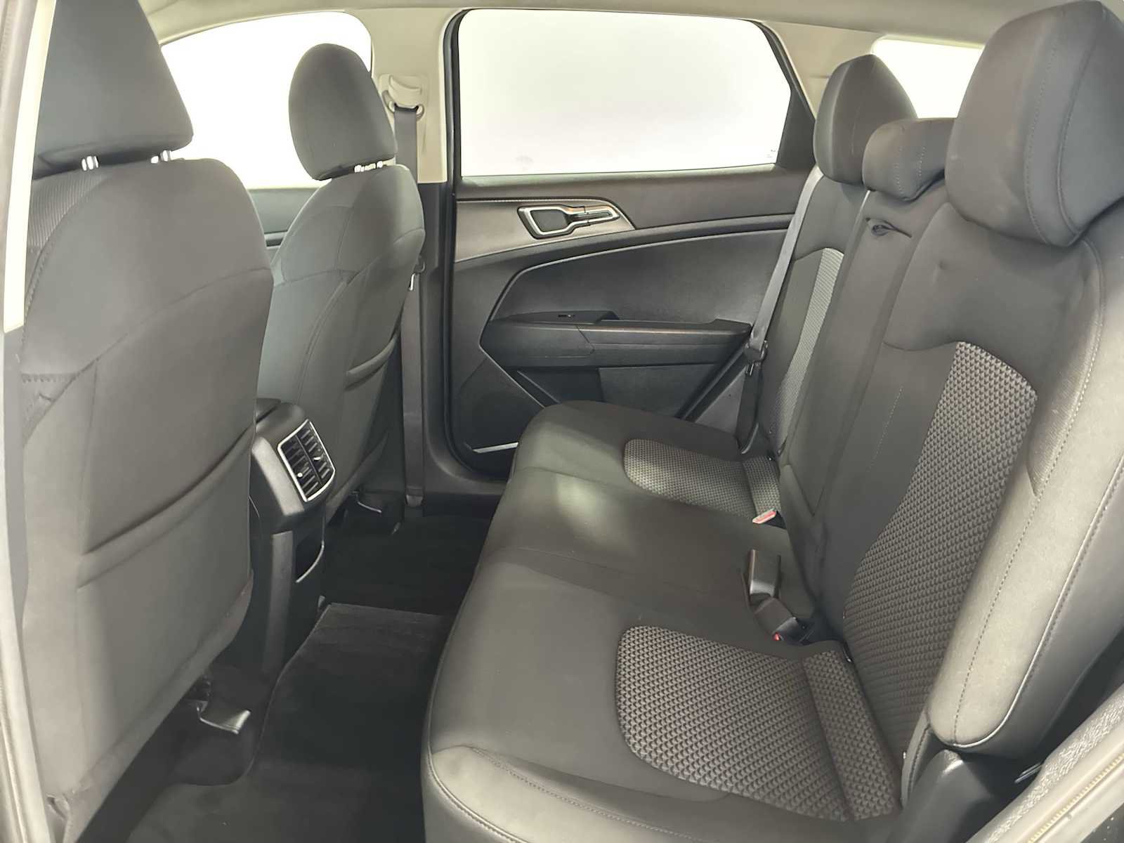 Used 2023 Kia Sportage LX AWD/4WD image 23