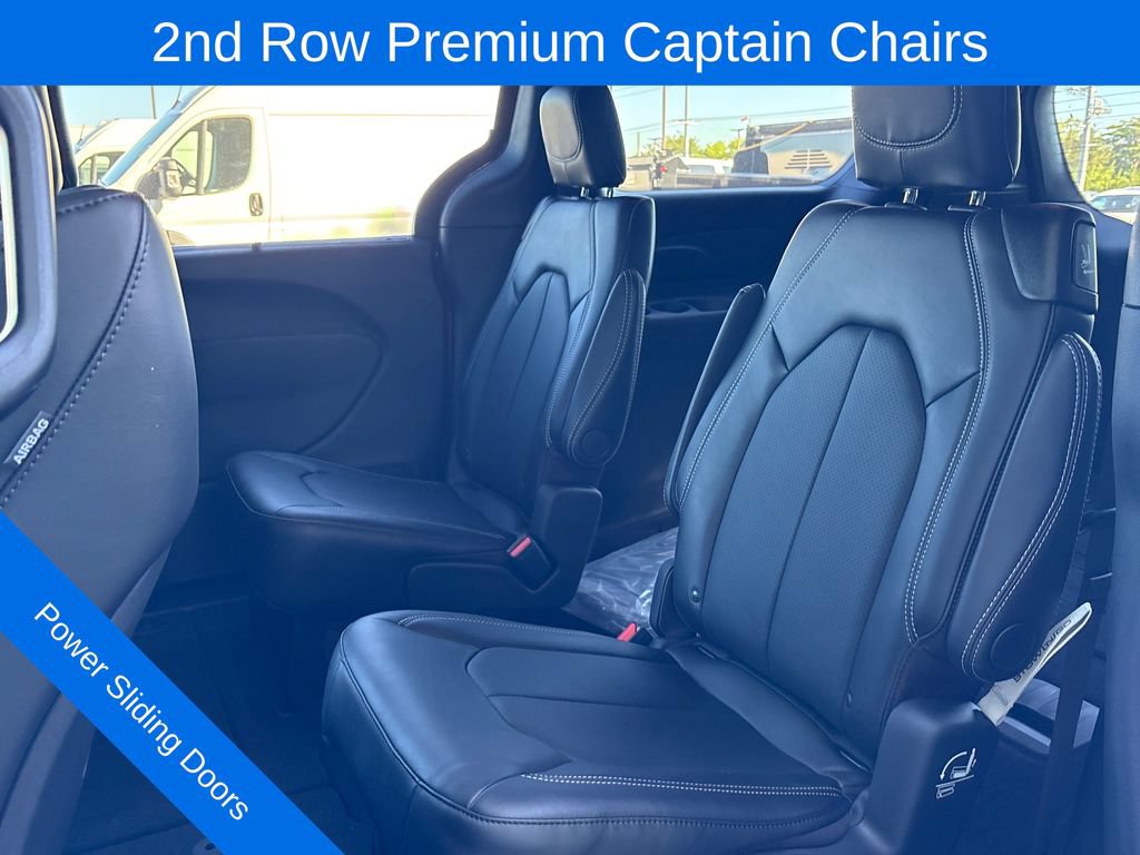 New 2027 Chrysler Pacifica Select FWD image 25