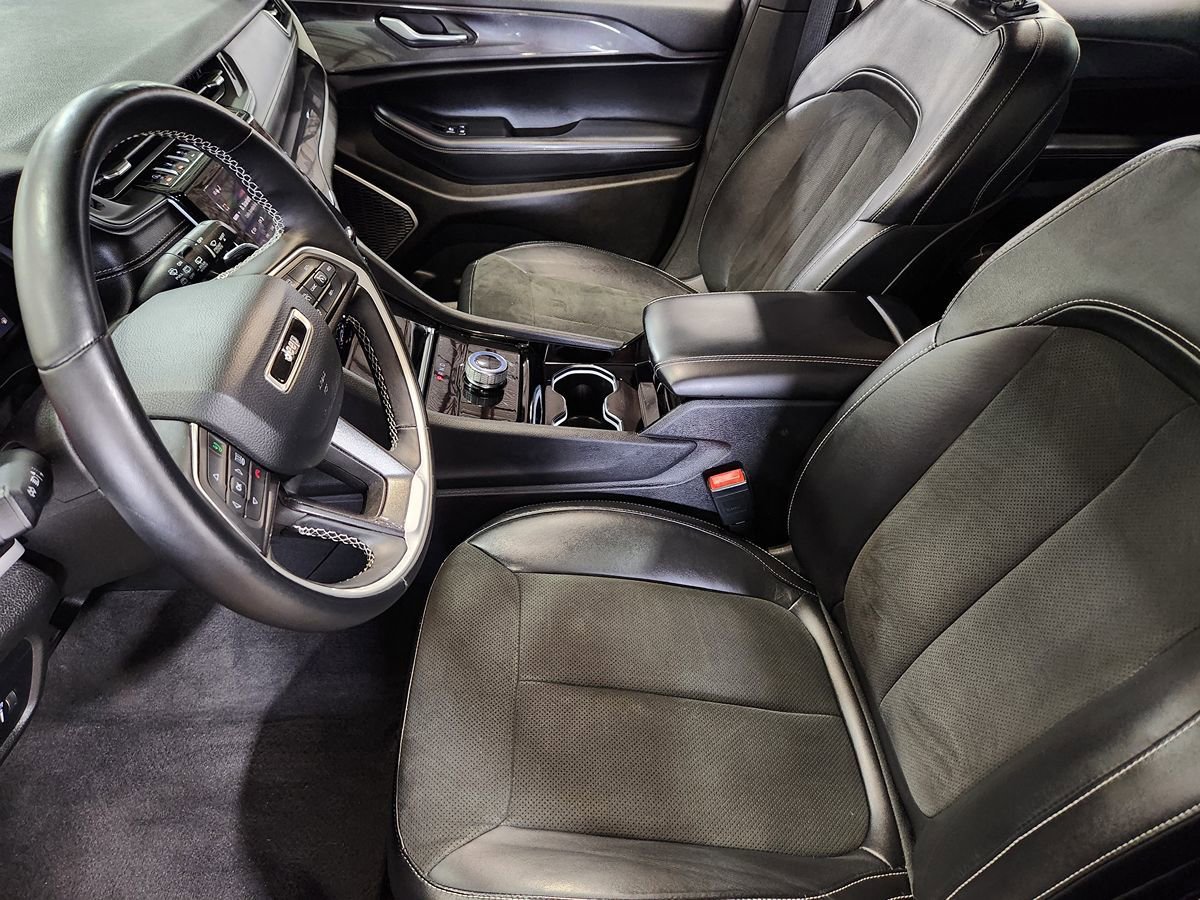Used 2022 Jeep Grand Cherokee L Laredo RWD image 31