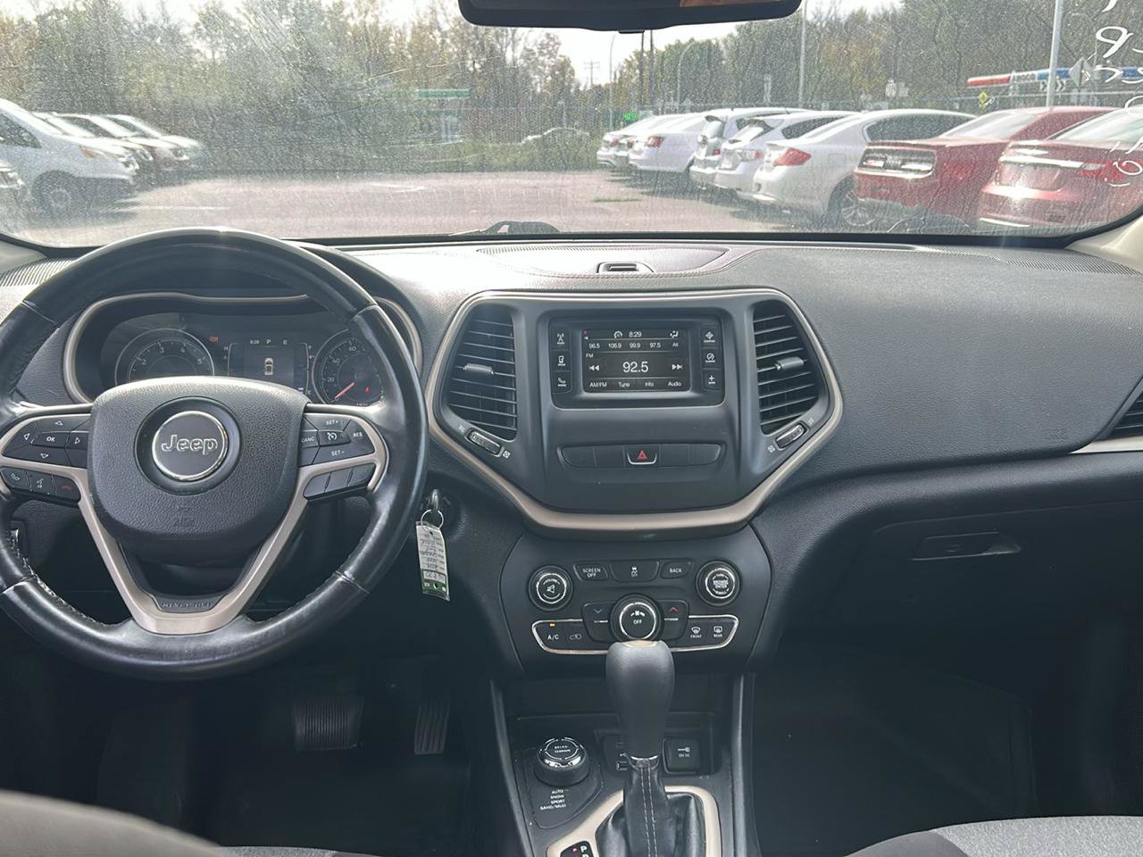 Used 2014 Jeep Cherokee Latitude AWD/4WD image 11