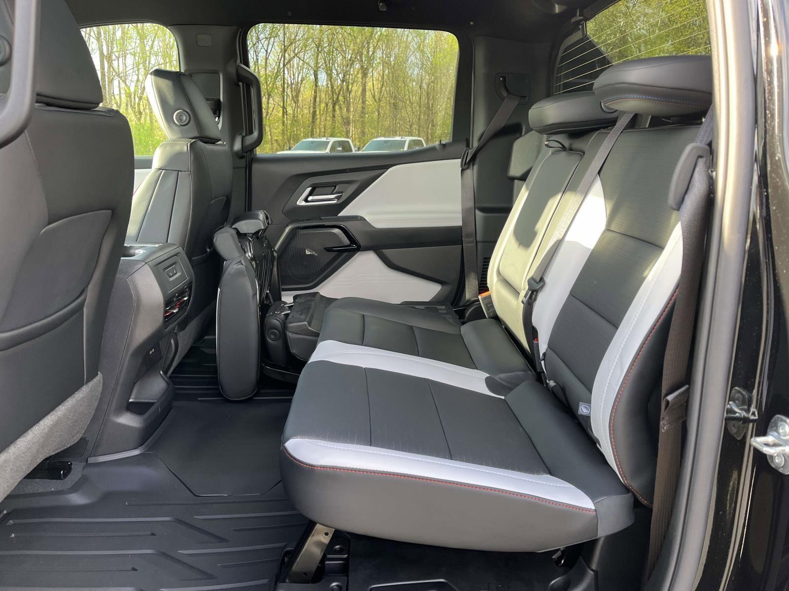New 2025 Chevrolet Silverado EV RST image 7