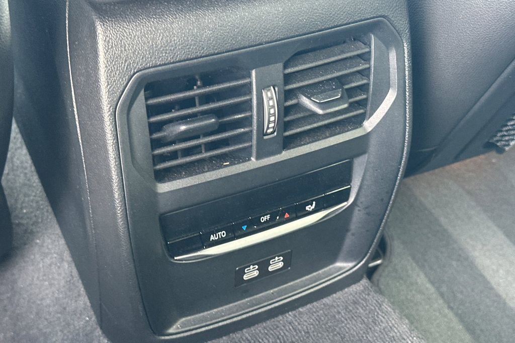 Used 2023 BMW i4 eDrive35 image 13