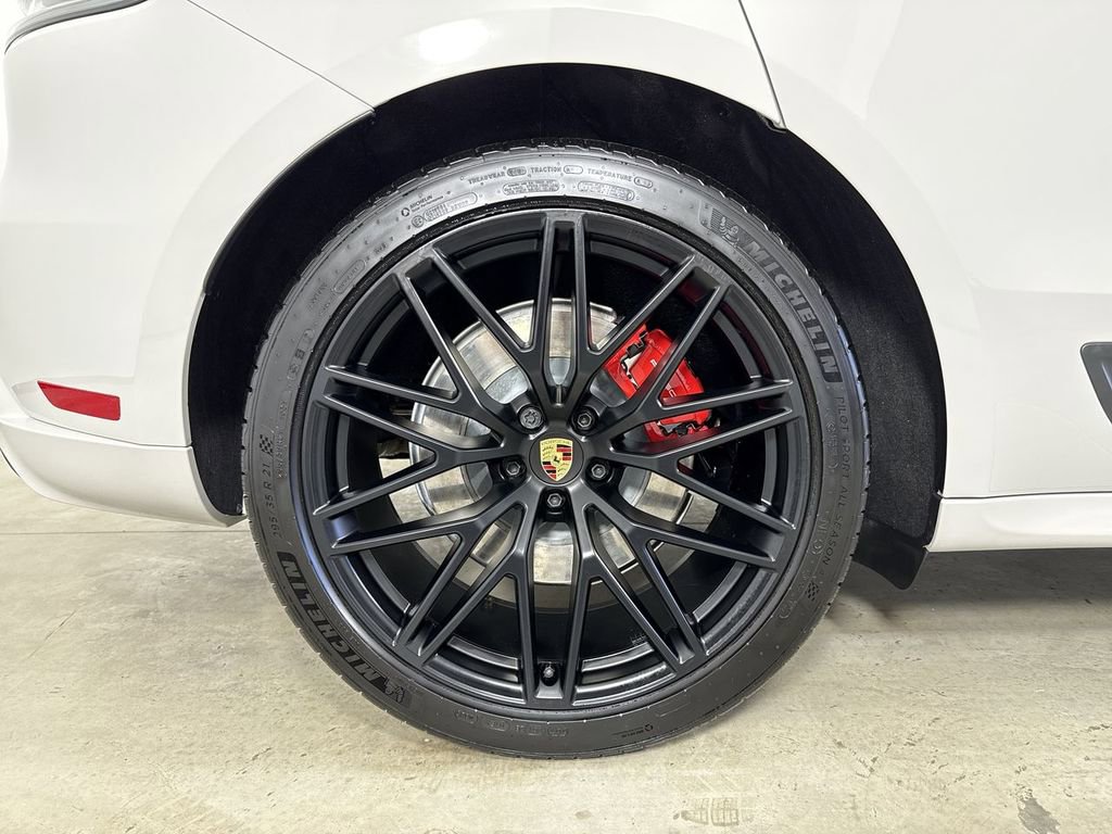 Certified 2025 Porsche Macan GTS AWD/4WD image 16