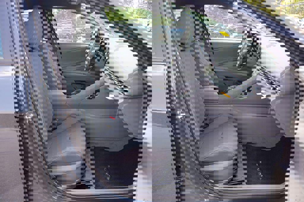 New 2026 Hyundai Elantra Sport image 8