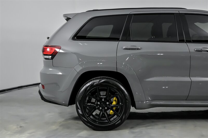Used 2021 Jeep Grand Cherokee Trackhawk AWD/4WD image 13